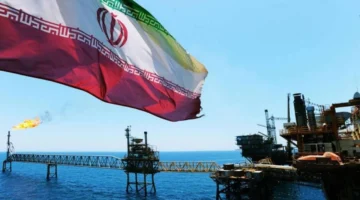 خبير اقتصادي يوضح تأثير رفع العقوبات والإفراج عن 400 مليون برميل إيراني